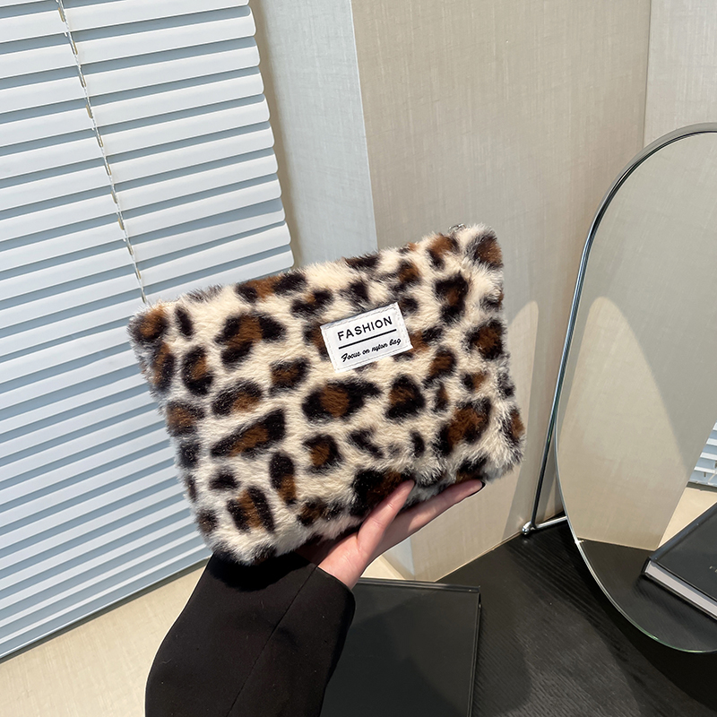 Leopard print plush Makeup Bag - Beauty Makeup Women 评论和价格
