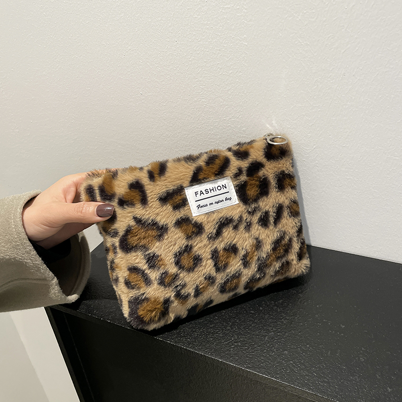 Leopard print plush Makeup Bag - Beauty Makeup Women 评论和价格